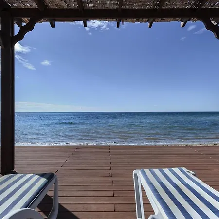 Thalassa Beach One Bedroom Apartman Vokolidha